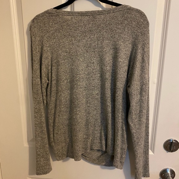 A new day sweater - Picture 2 of 3